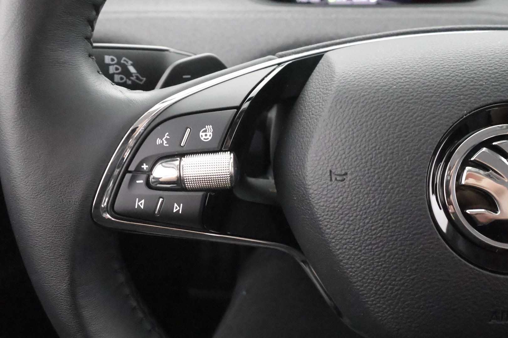 SKODA Enyaq 2023