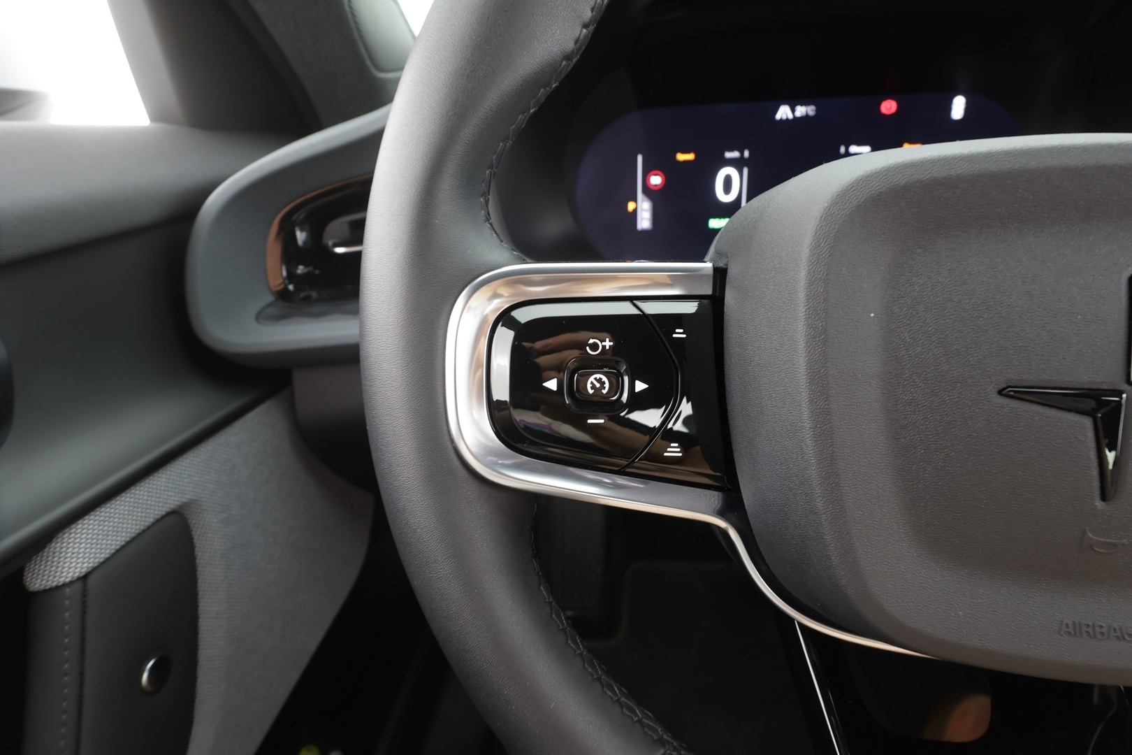 POLESTAR 2 2023