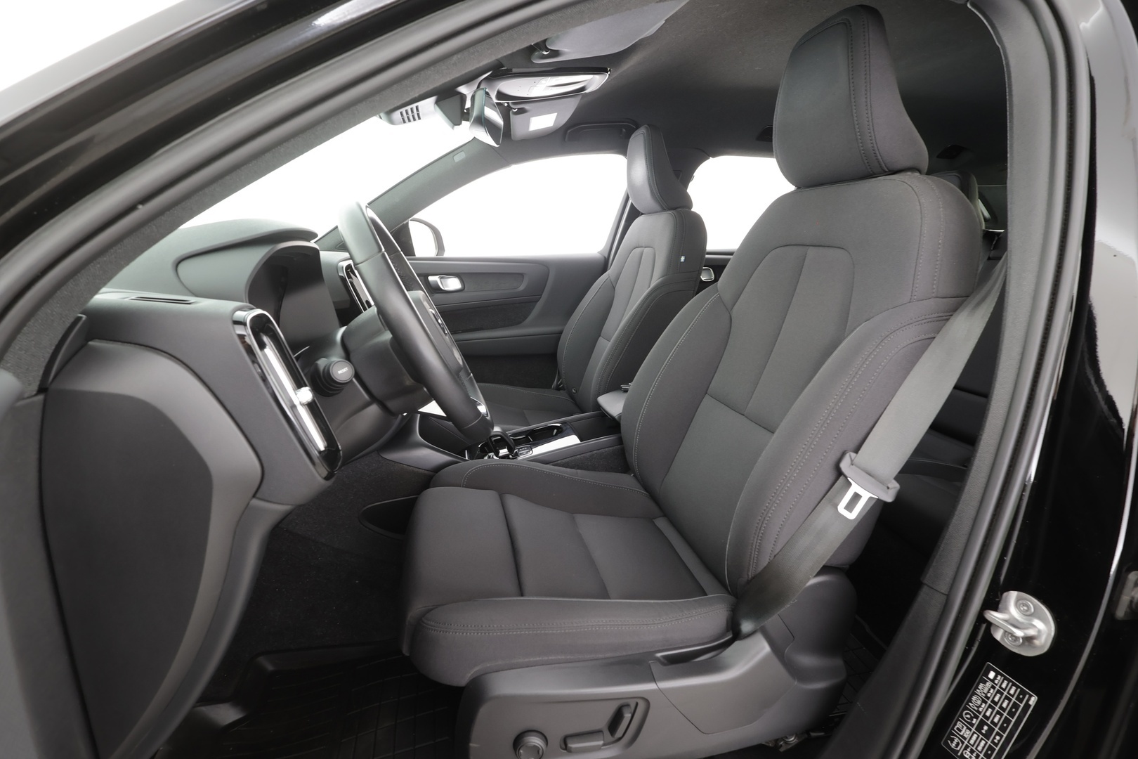 VOLVO XC40 2023