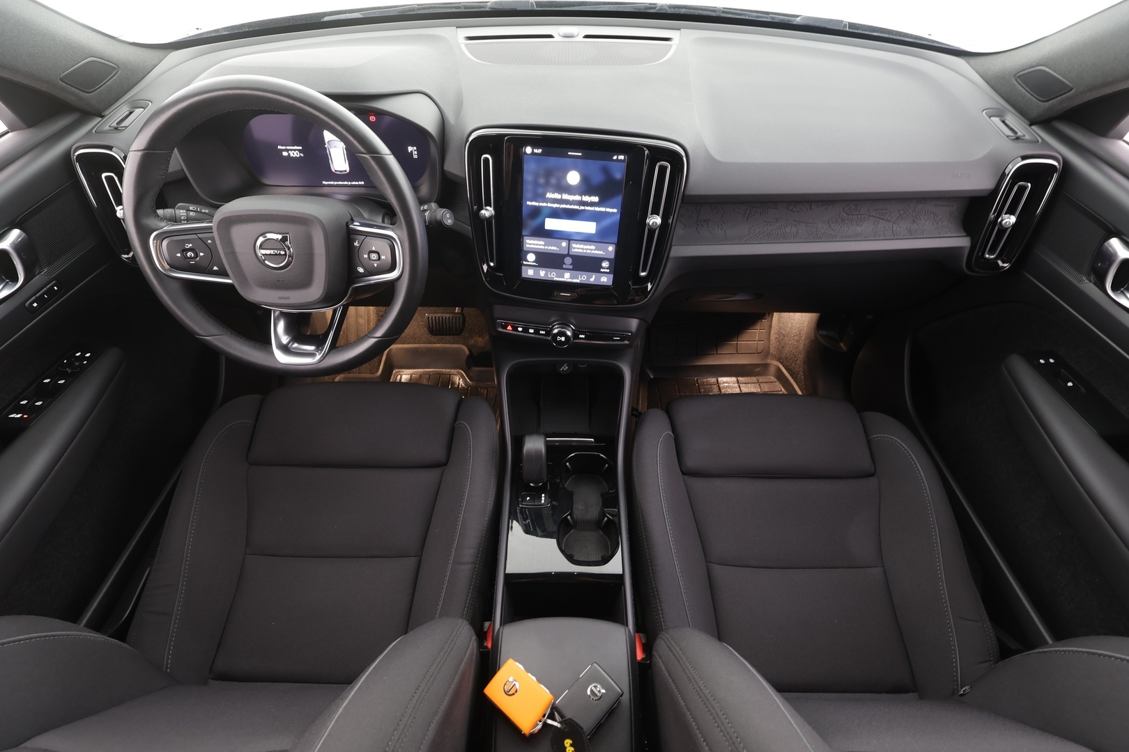 VOLVO XC40 2023