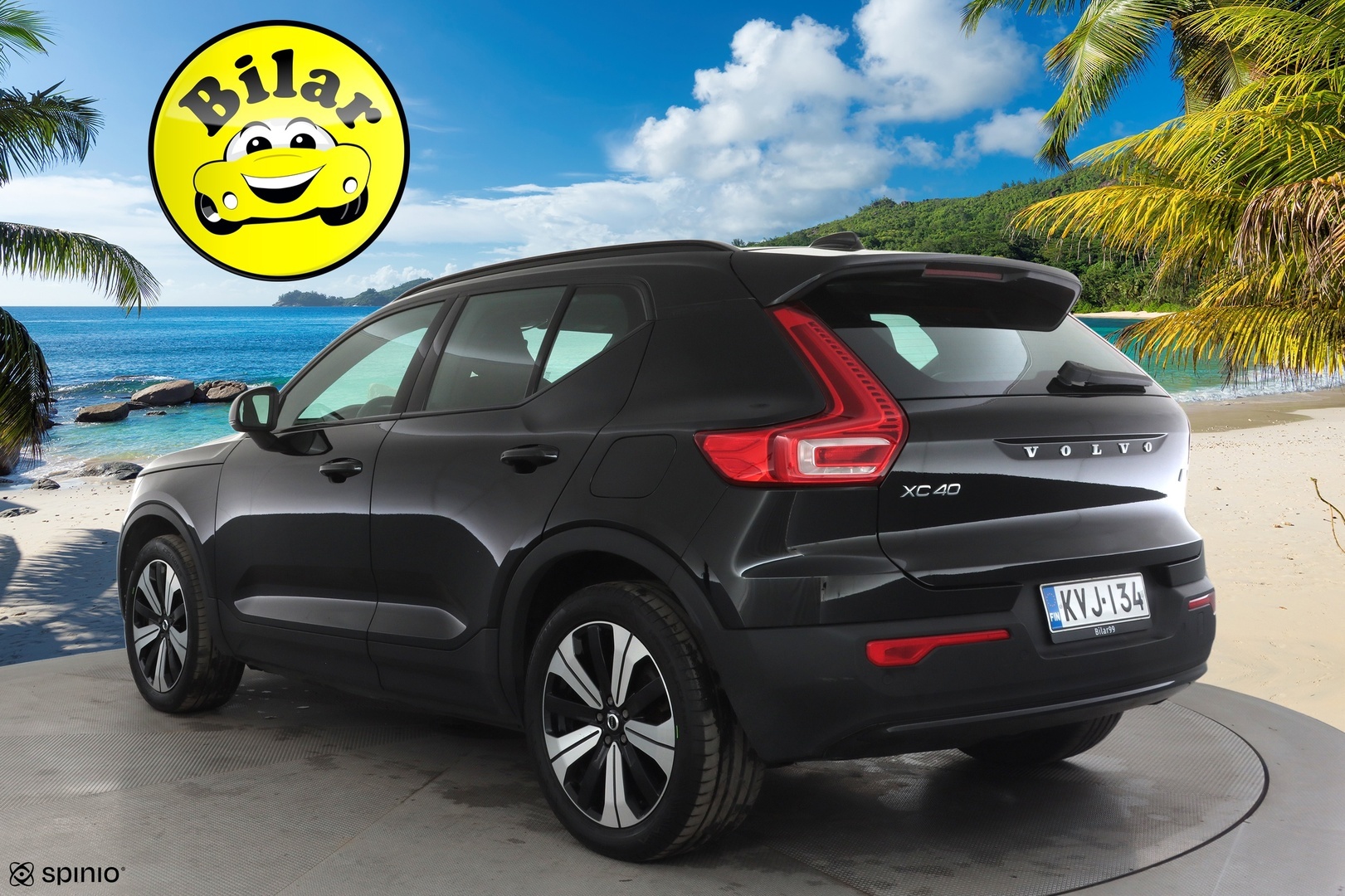VOLVO XC40 2023