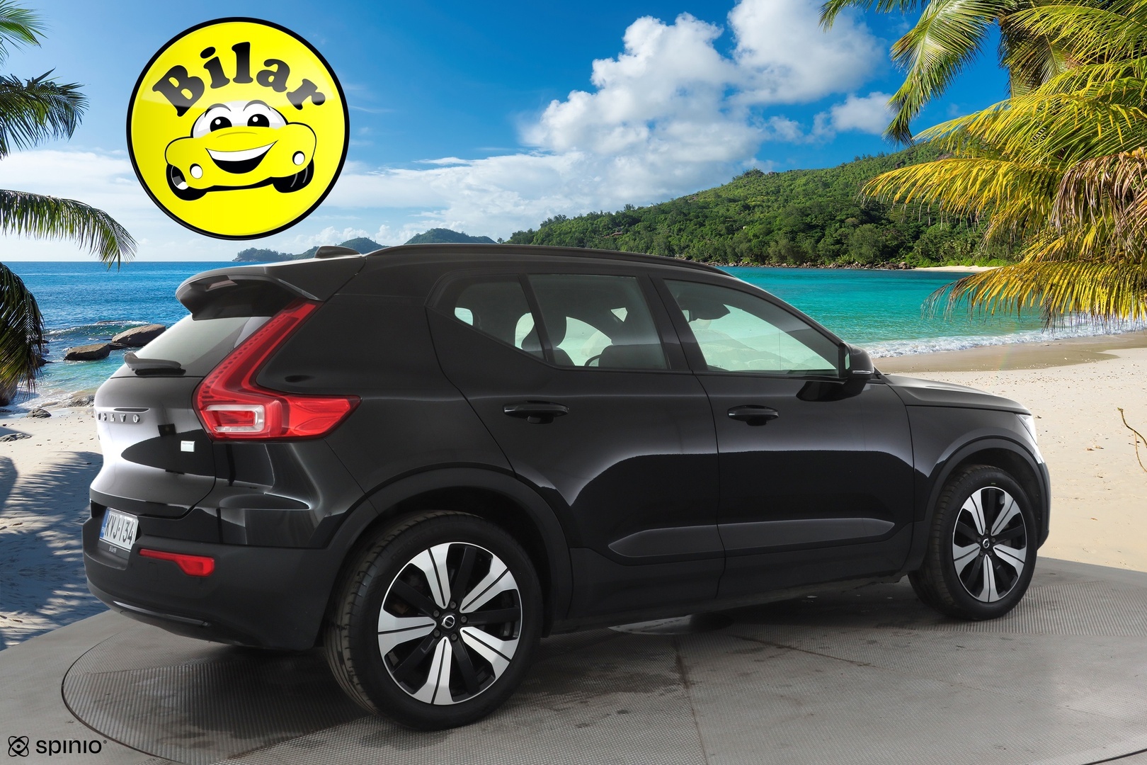 VOLVO XC40 2023