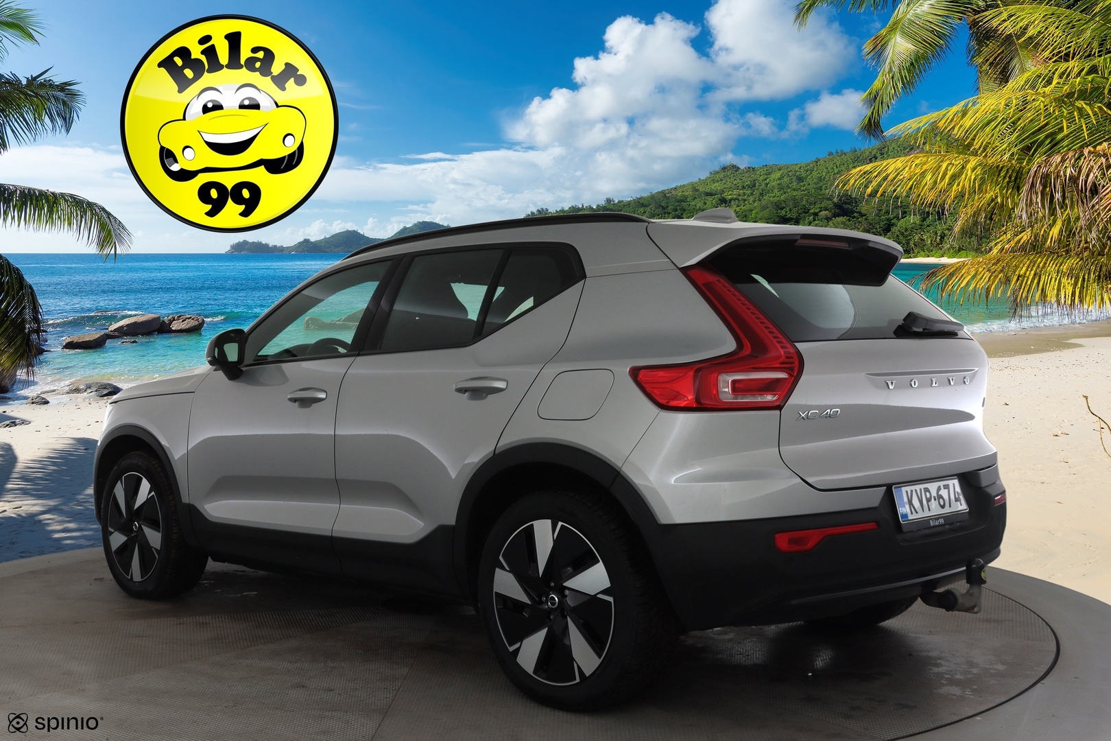 VOLVO XC40 2024