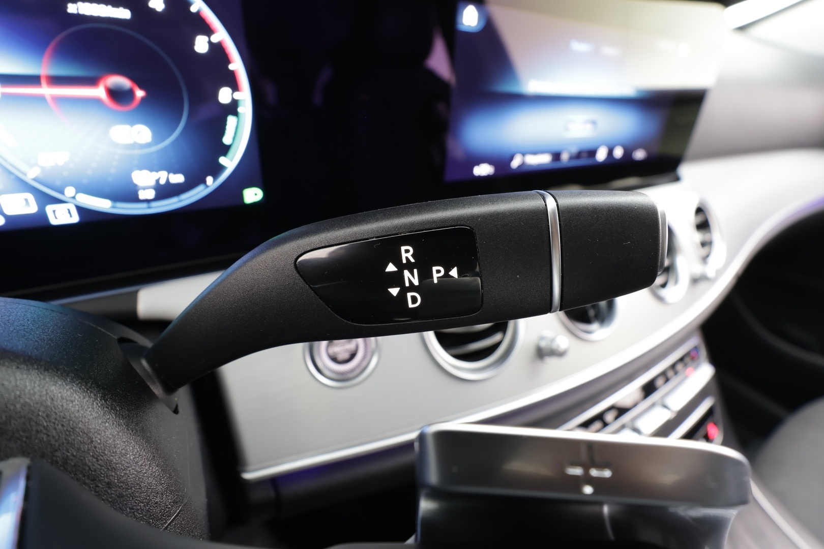 MERCEDES-BENZ E 2021