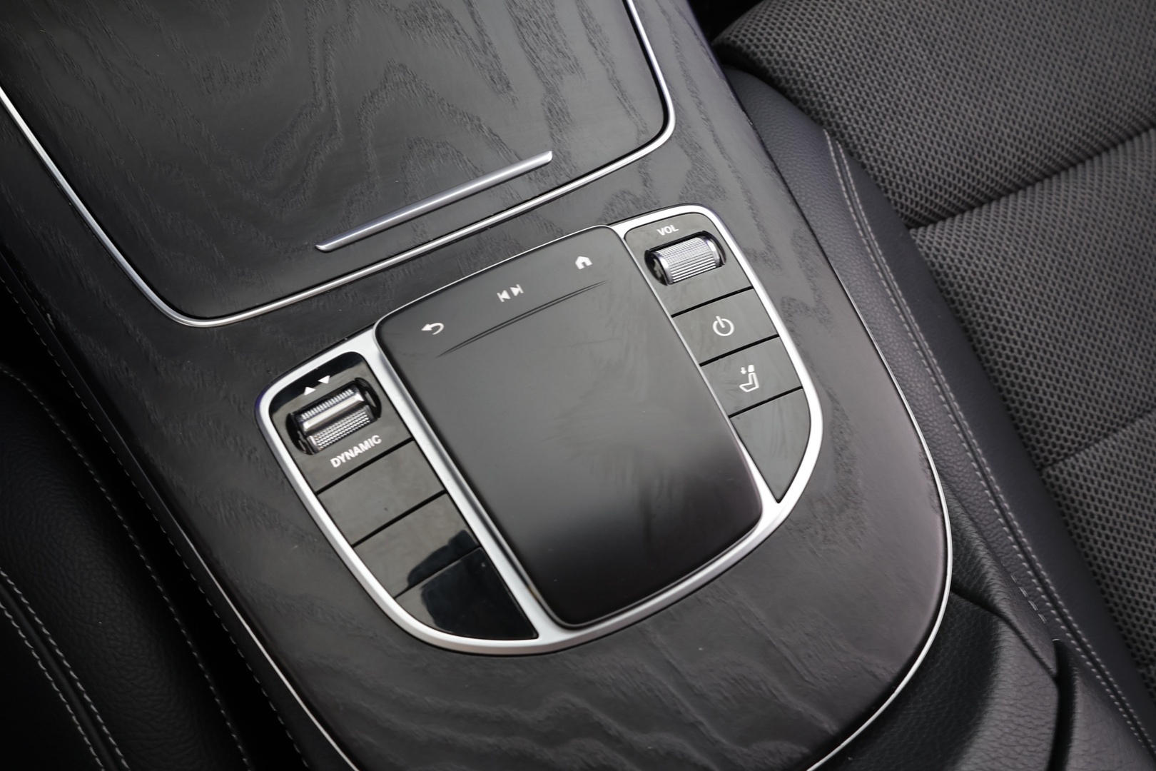 MERCEDES-BENZ E 2021