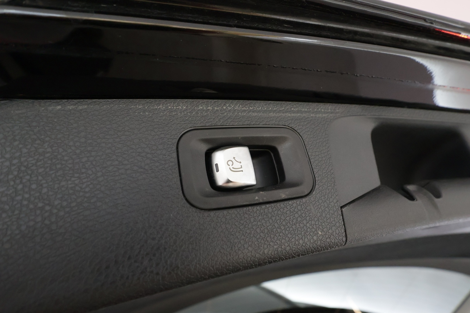 MERCEDES-BENZ E 2021