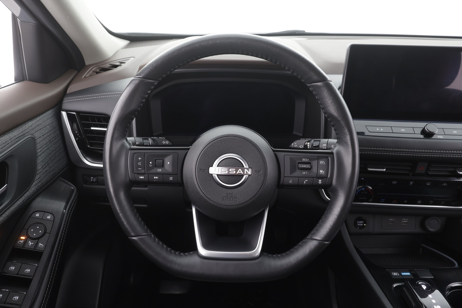 NISSAN X-Trail 2024