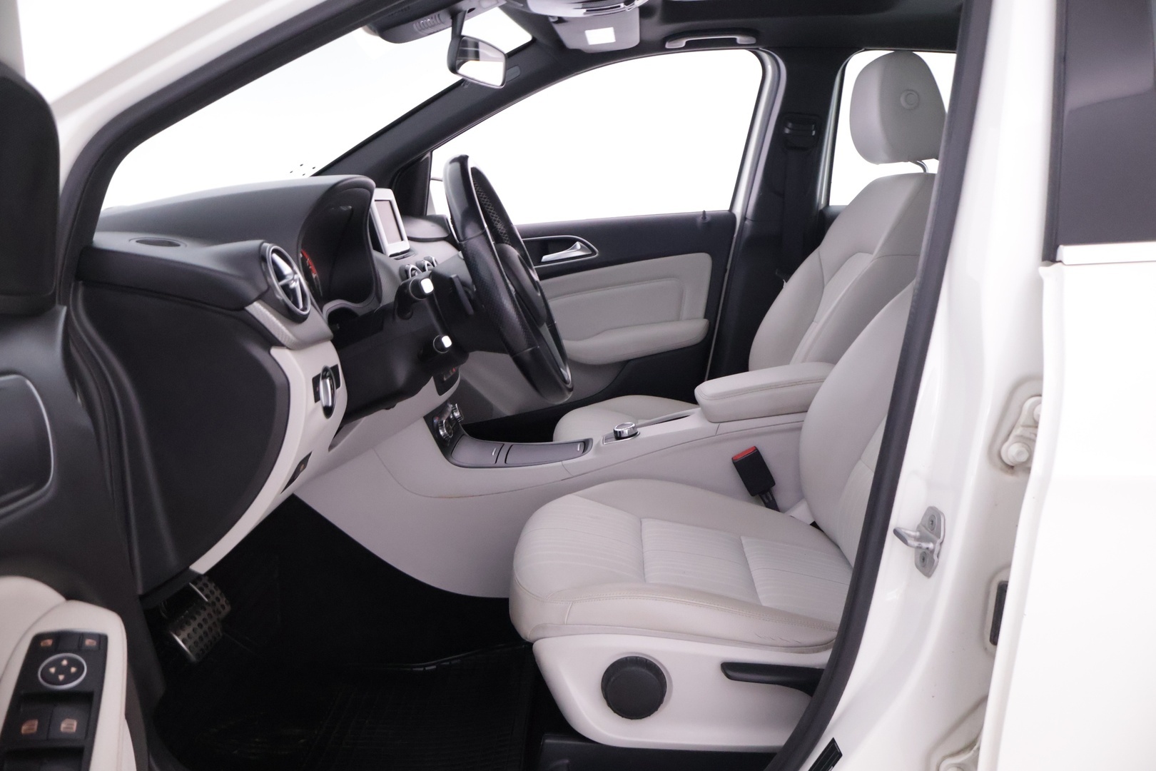 MERCEDES-BENZ B 2013