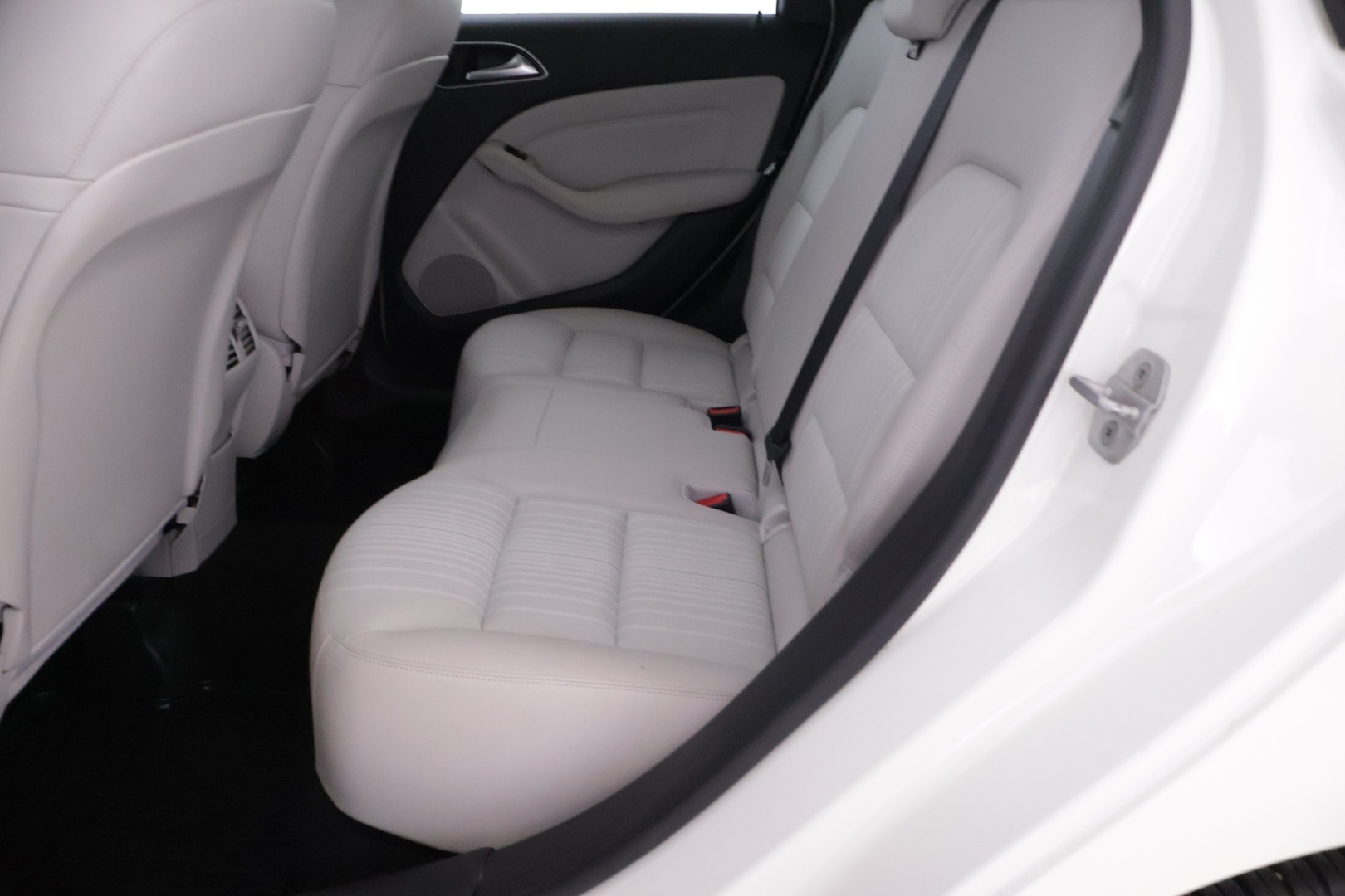 MERCEDES-BENZ B 2013