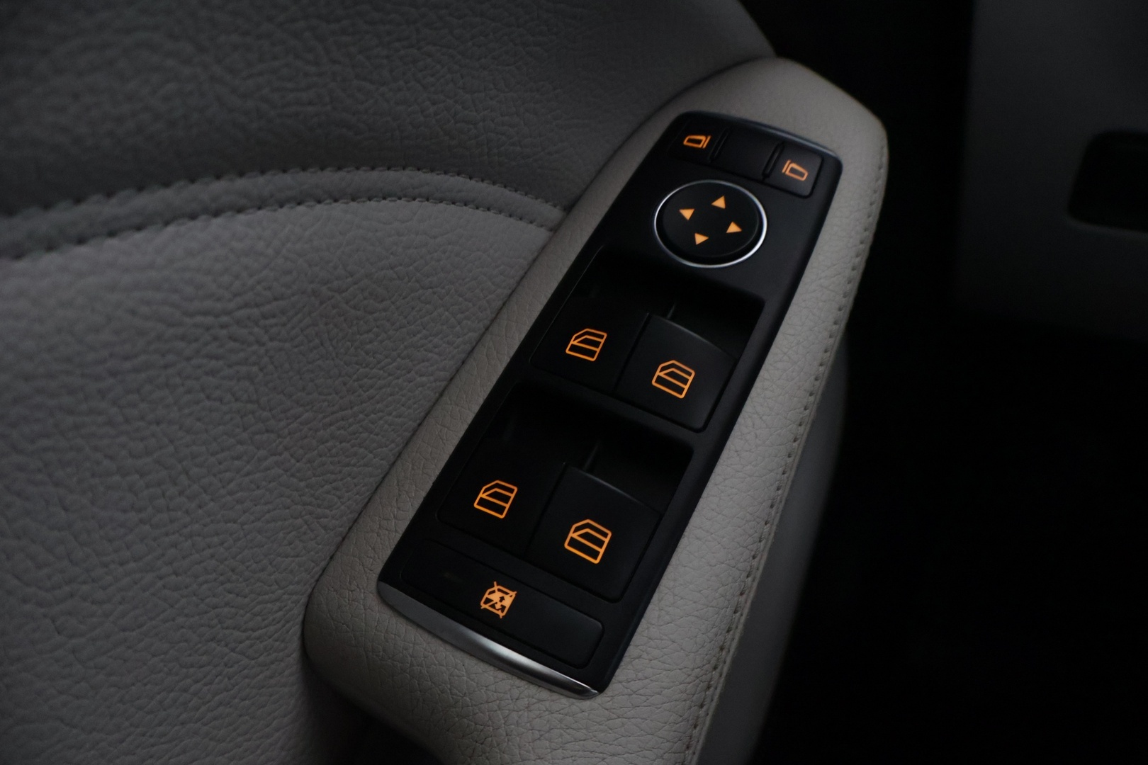 MERCEDES-BENZ B 2013