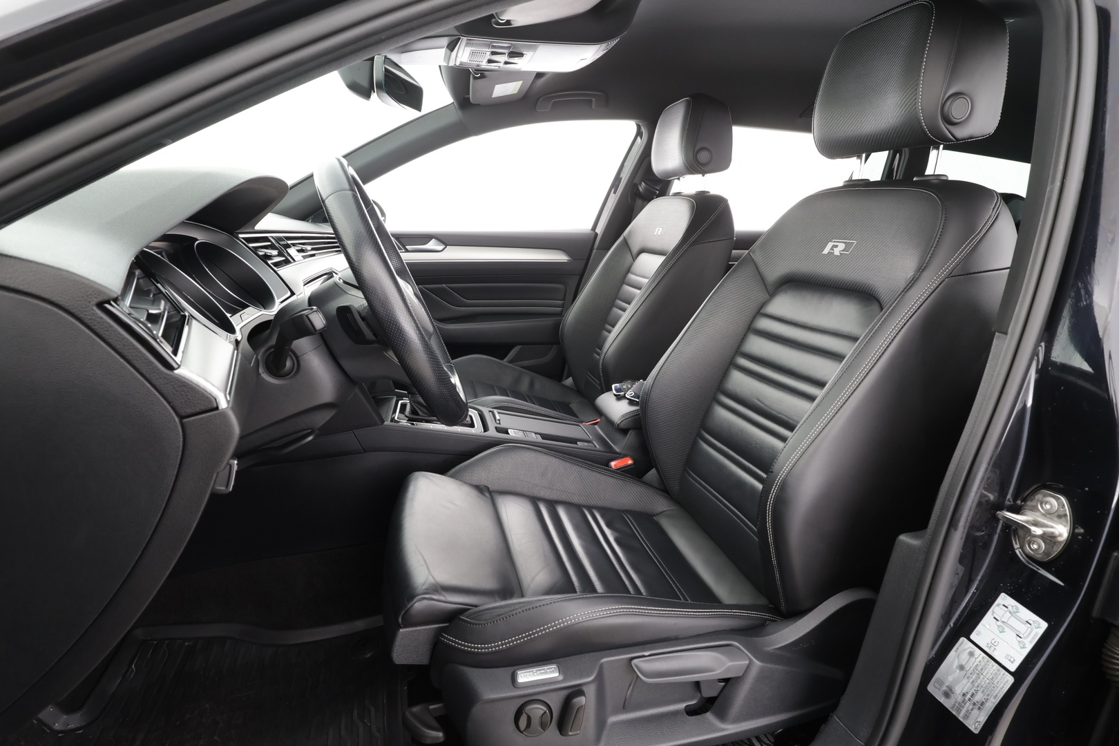 VOLKSWAGEN Passat 2021