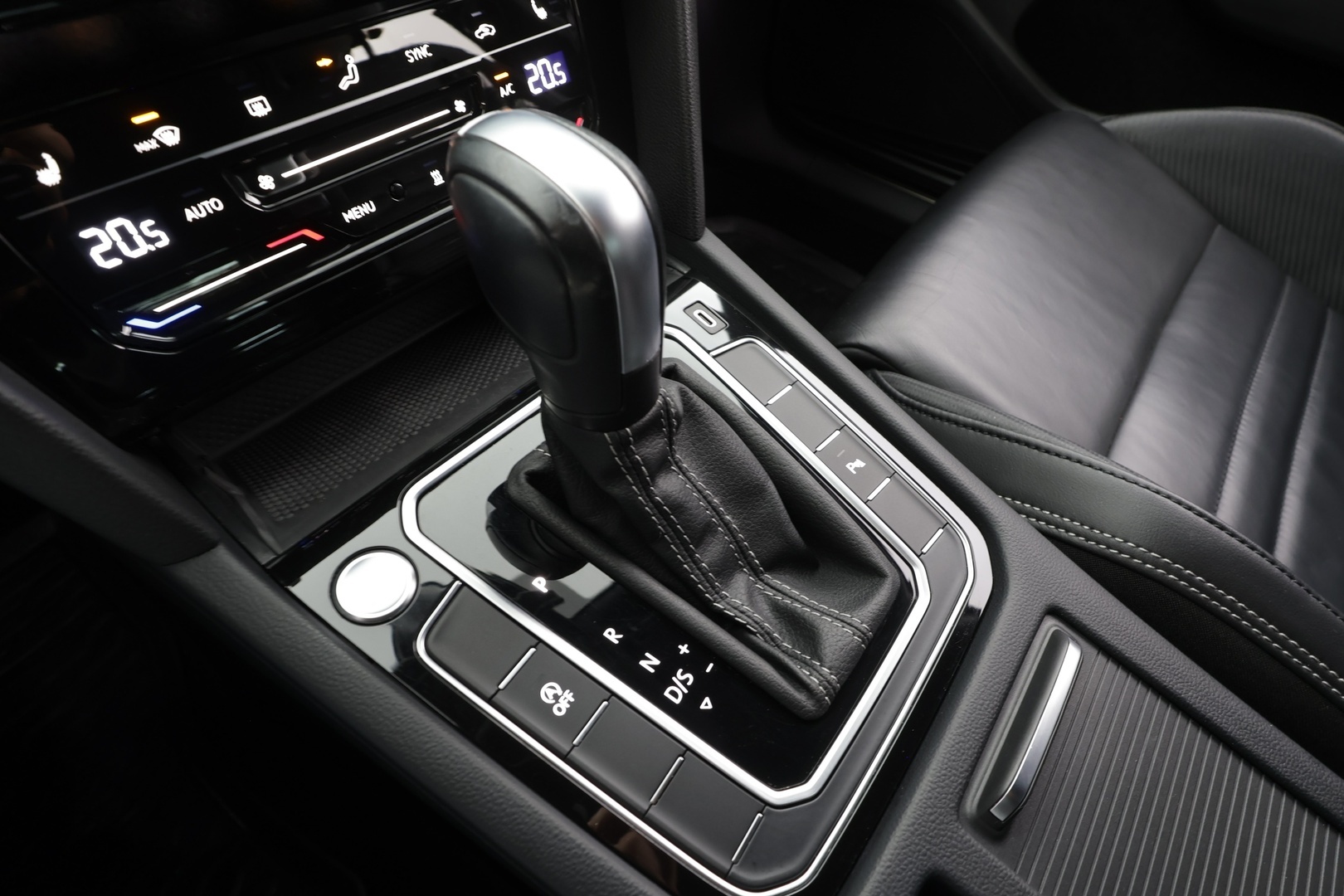 VOLKSWAGEN Passat 2021