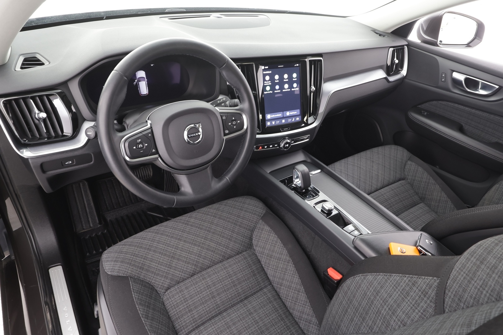 VOLVO V60 2023