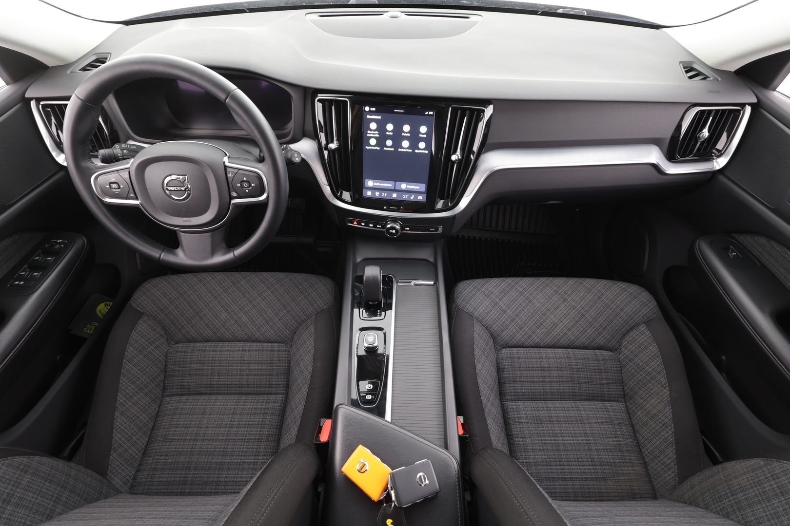 VOLVO V60 2023