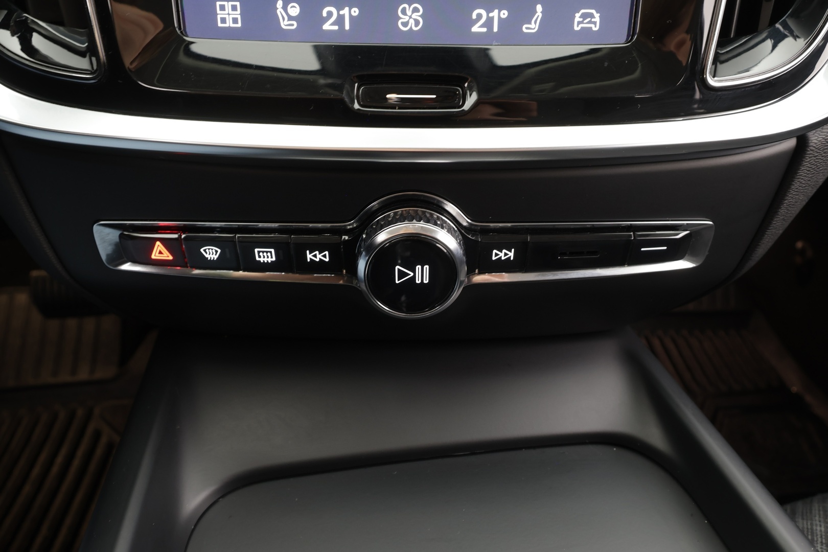VOLVO V60 2023