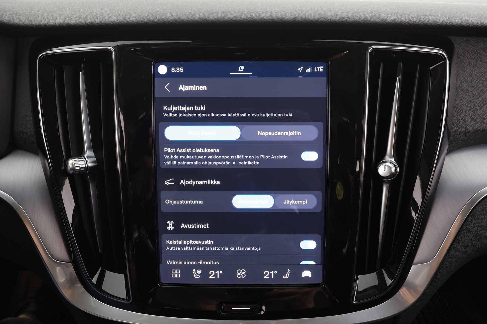 VOLVO V60 2023