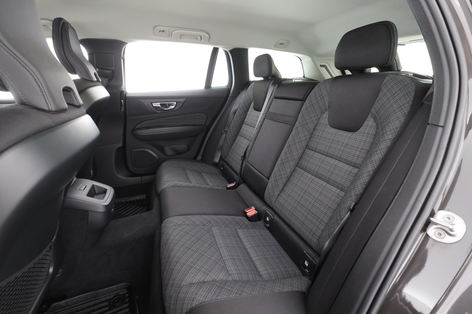 VOLVO V60 2023