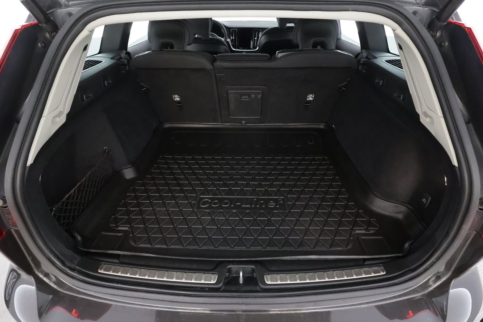VOLVO V60 2023