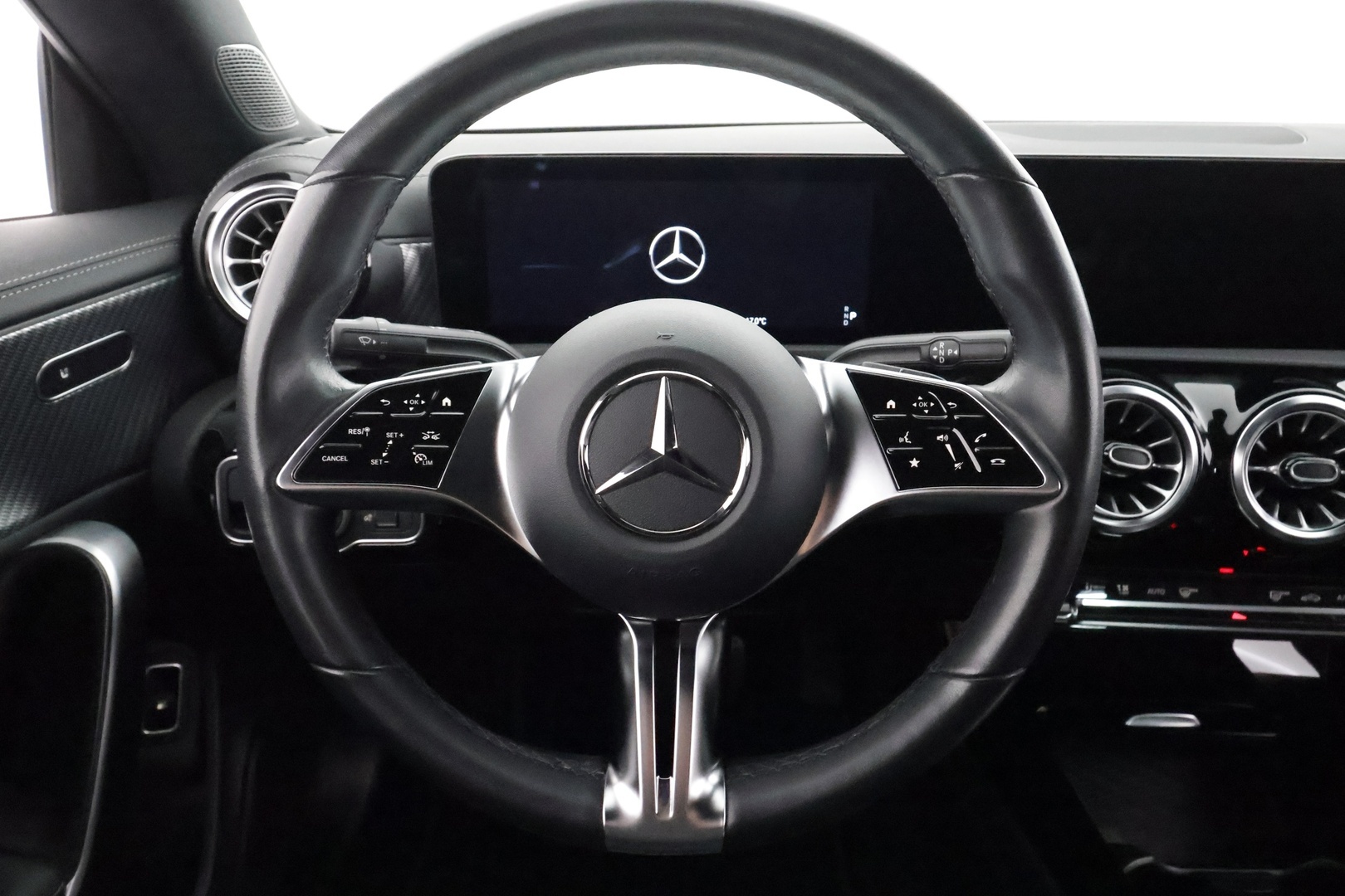 MERCEDES-BENZ CLA 2024