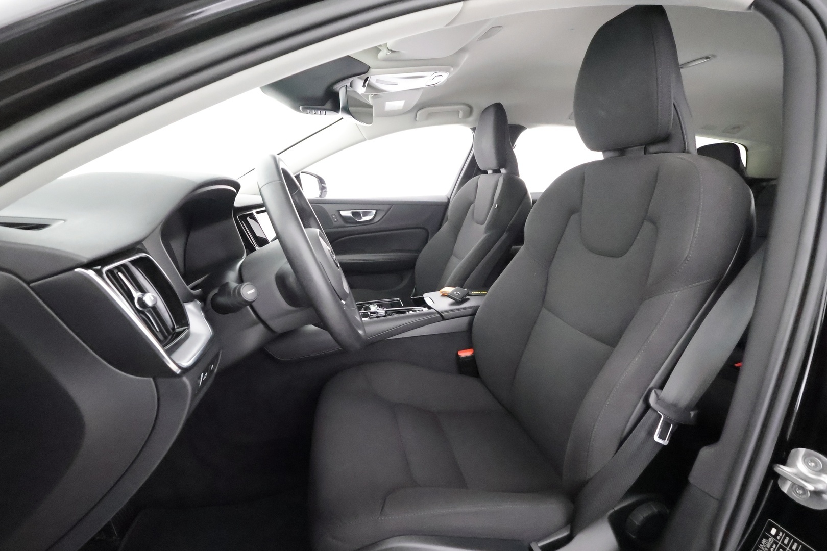 VOLVO V60 2022