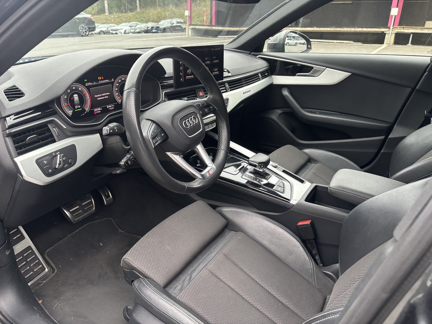 AUDI A4 2022