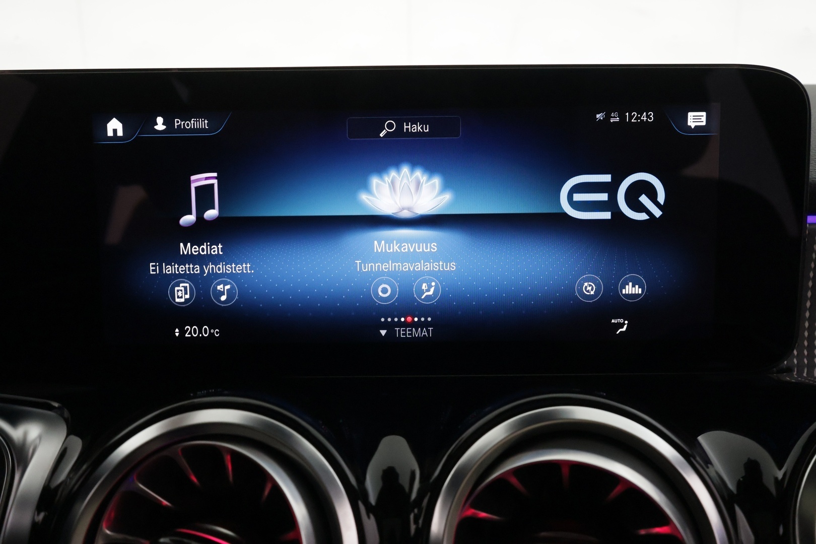 MERCEDES-BENZ EQB 2023