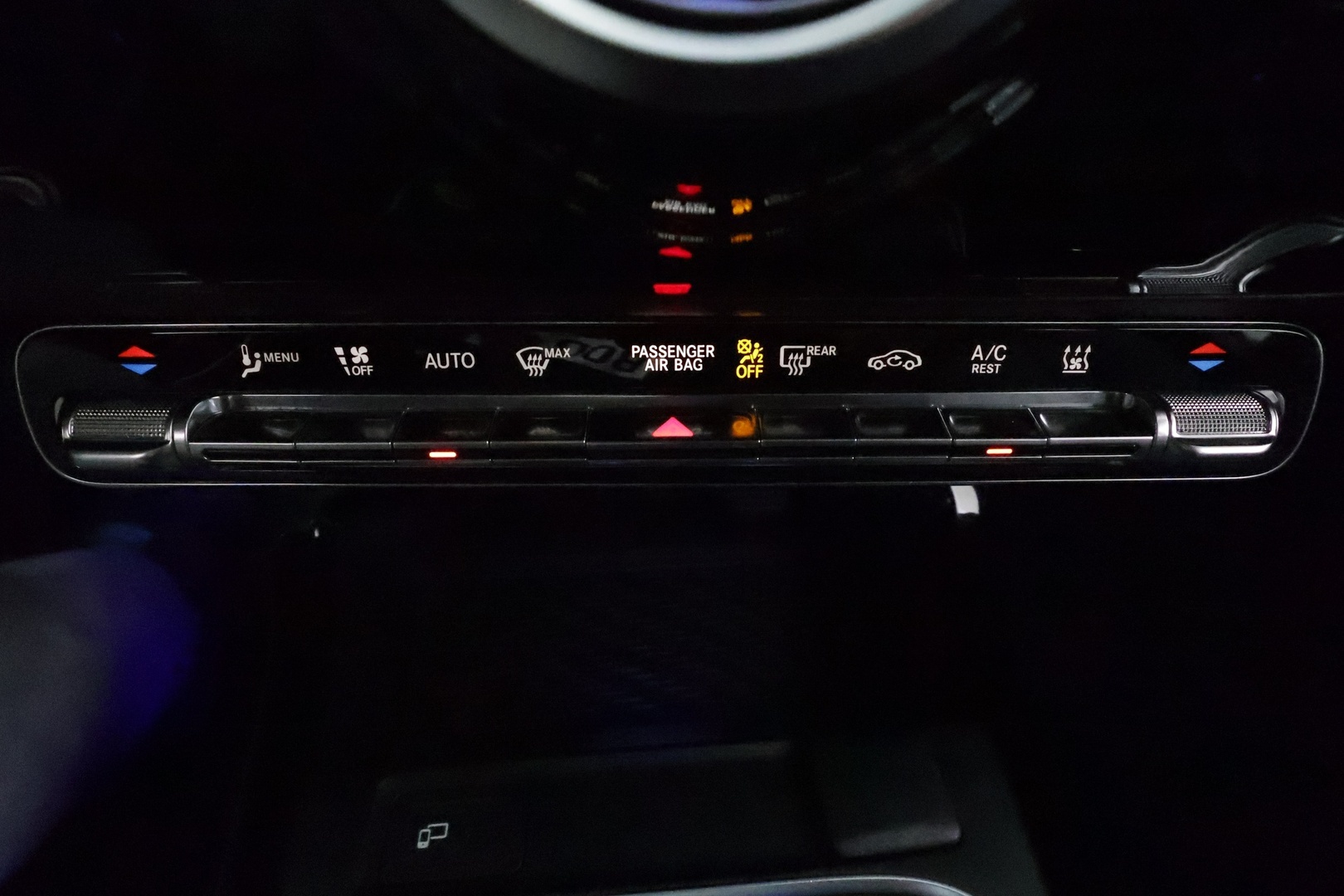 MERCEDES-BENZ A 2021