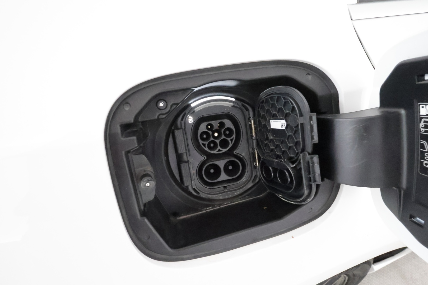 MERCEDES-BENZ A 2021