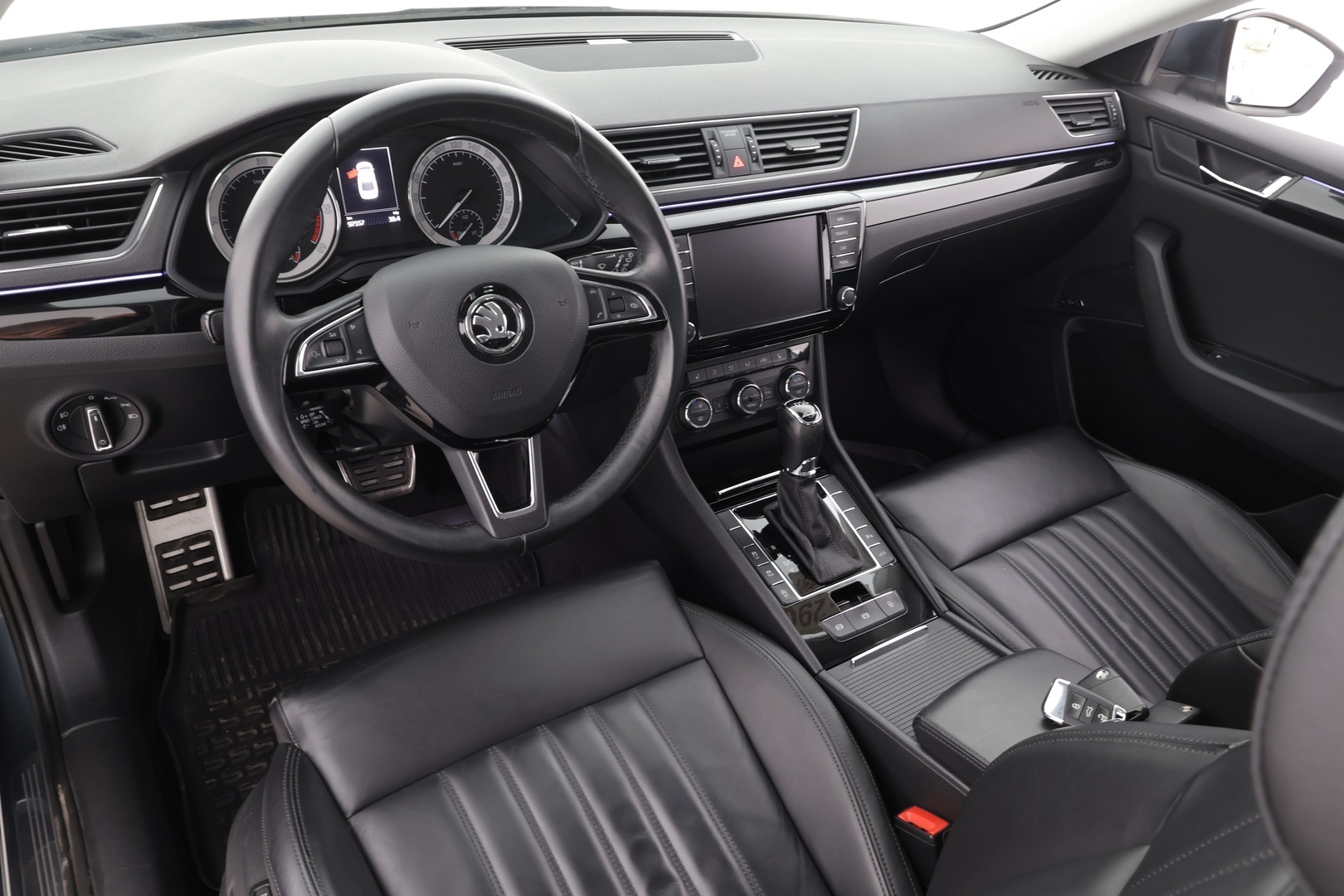 SKODA SUPERB 2017