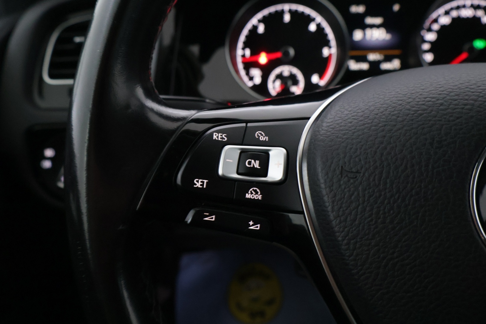VOLKSWAGEN Golf 2014