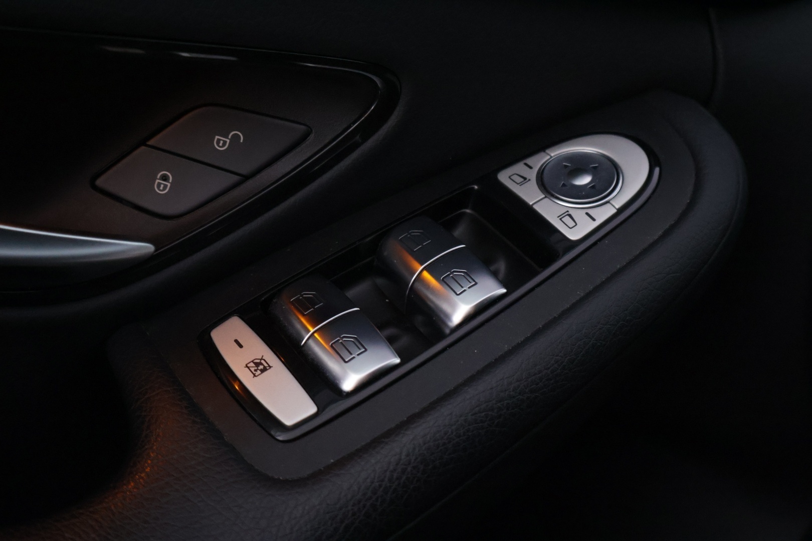 MERCEDES-BENZ C 2020