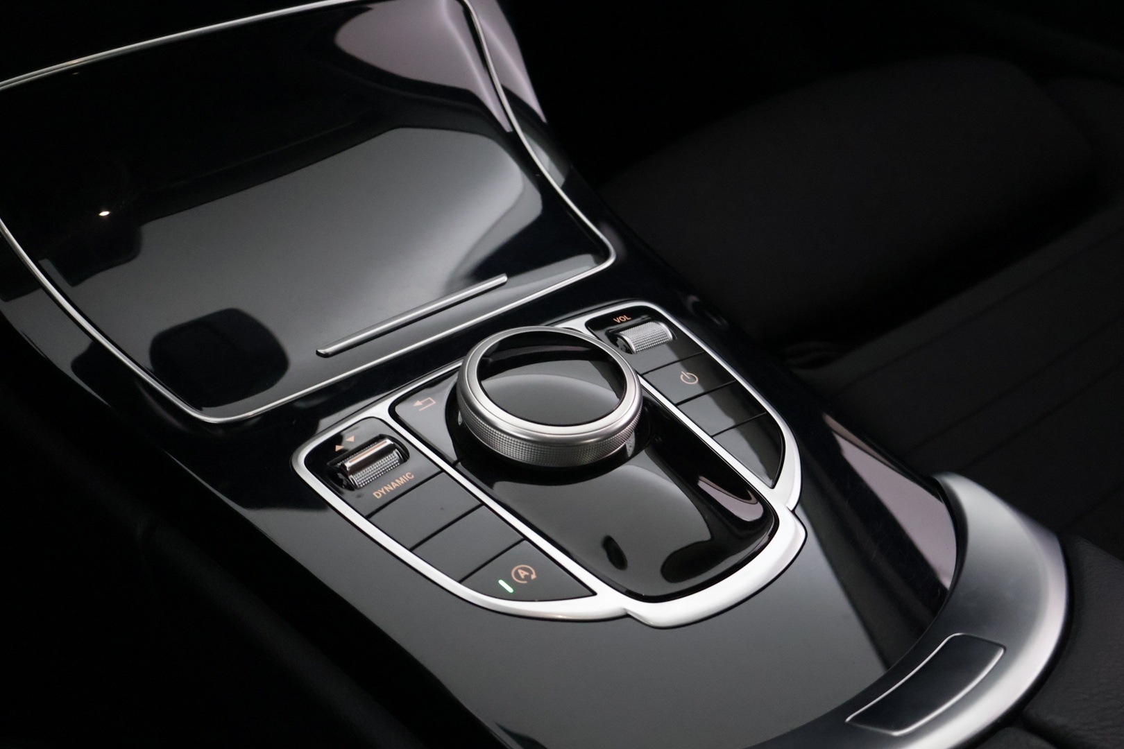 MERCEDES-BENZ C 2020