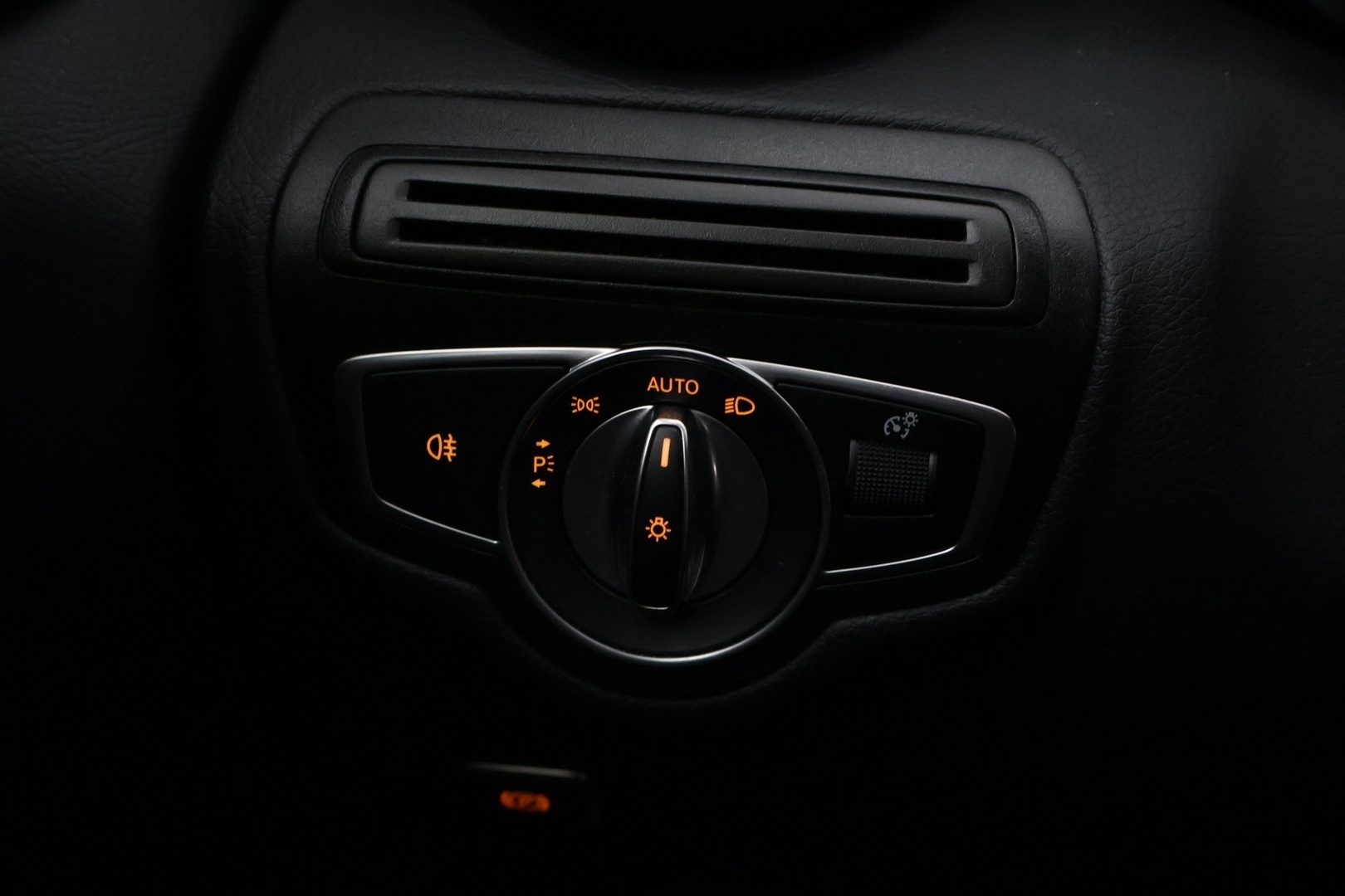 MERCEDES-BENZ C 2020