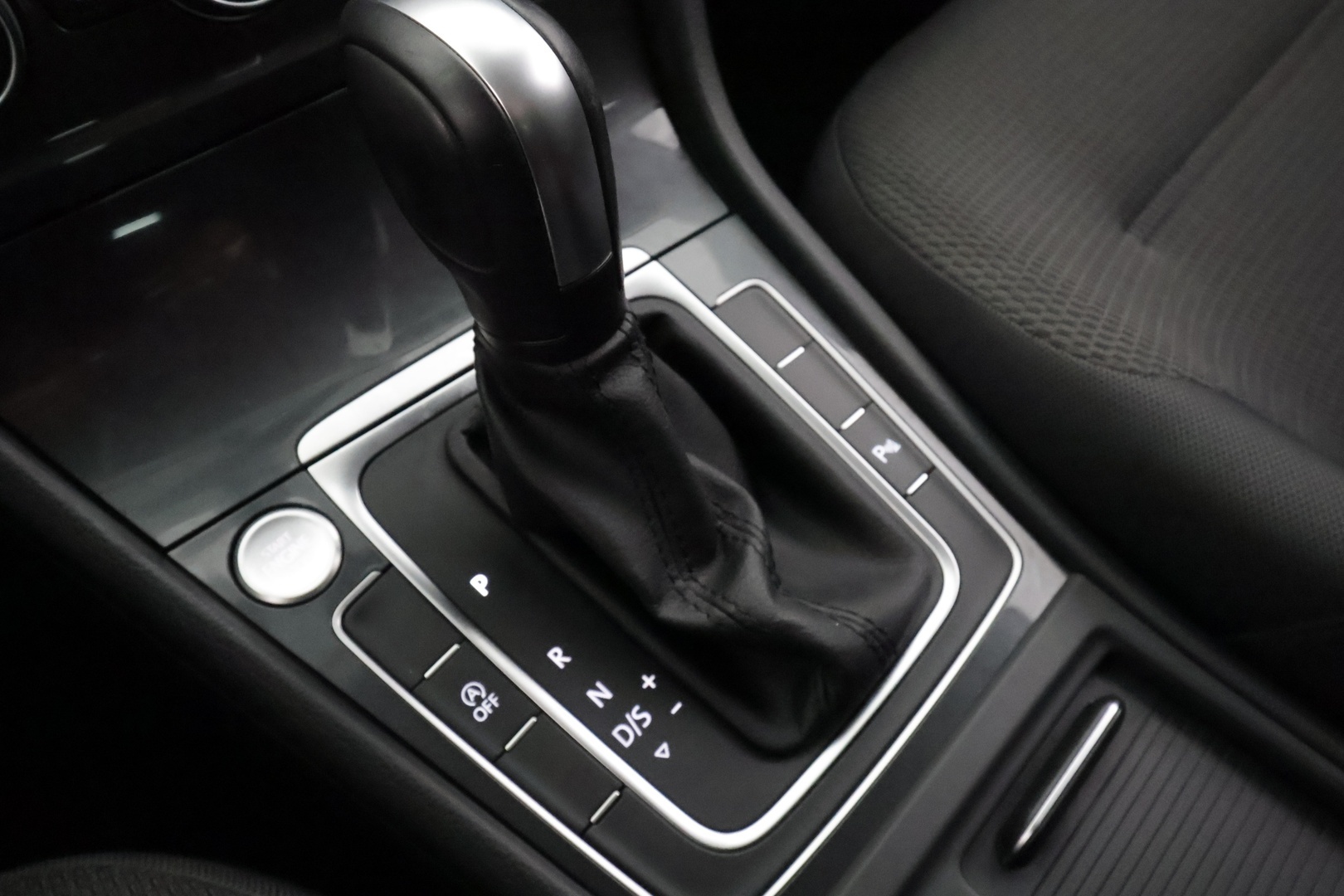 VOLKSWAGEN Golf 2020