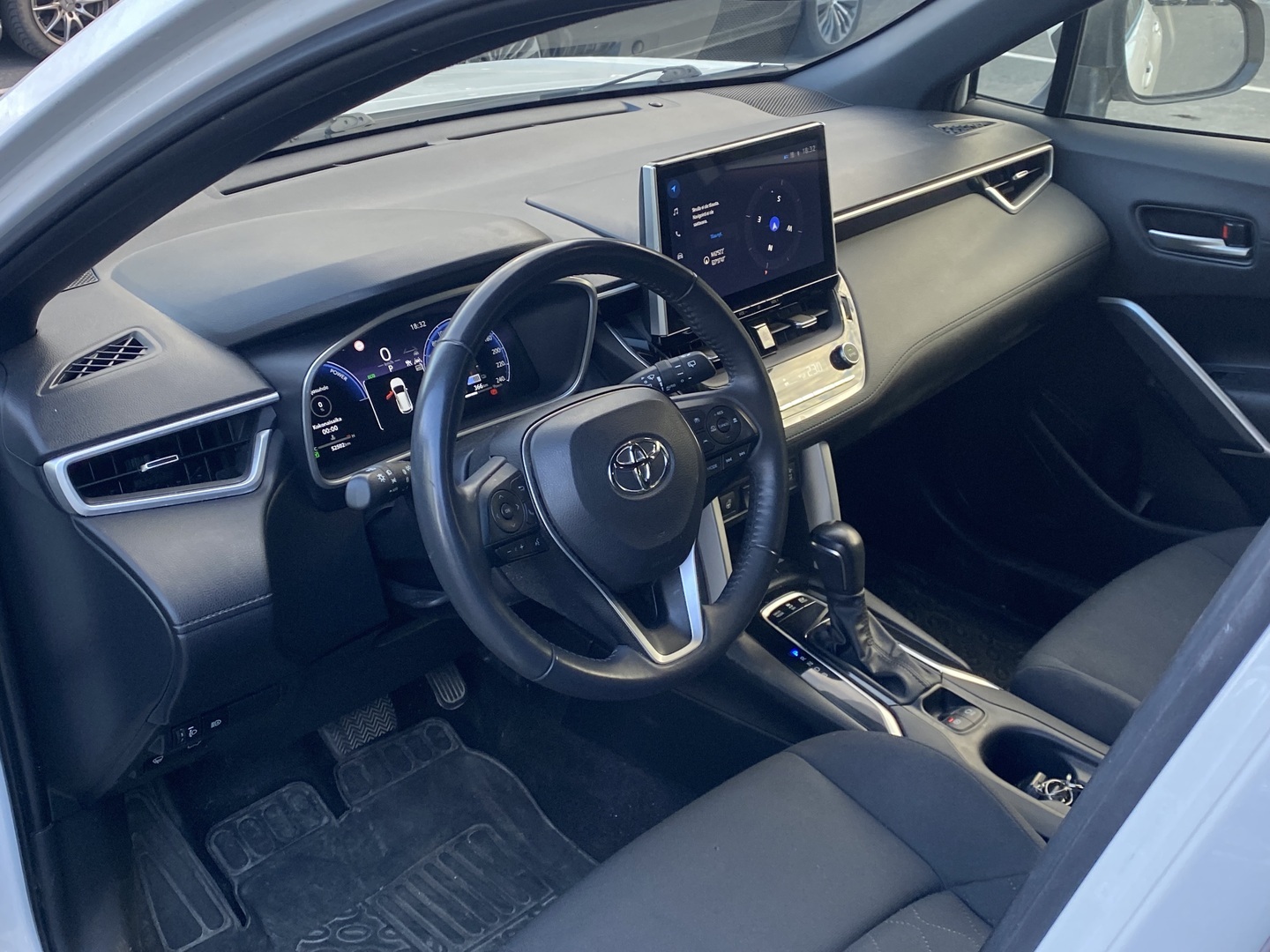 TOYOTA Corolla Cross 2023
