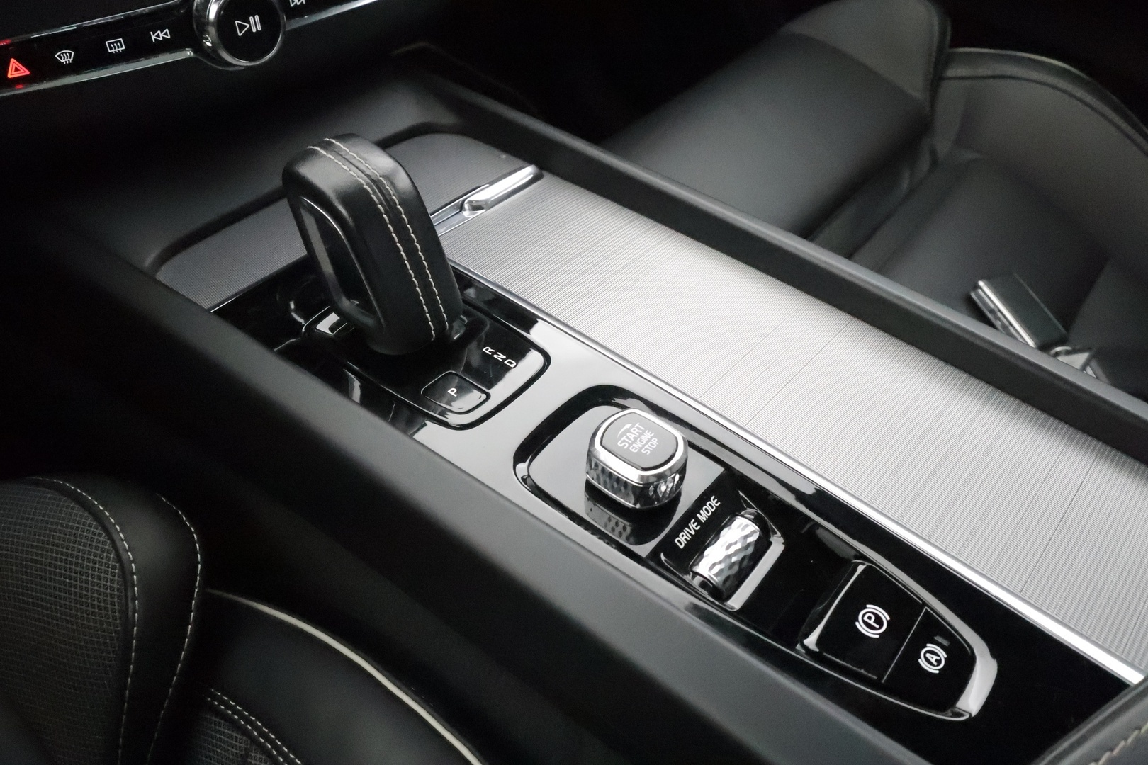 VOLVO XC60 2020