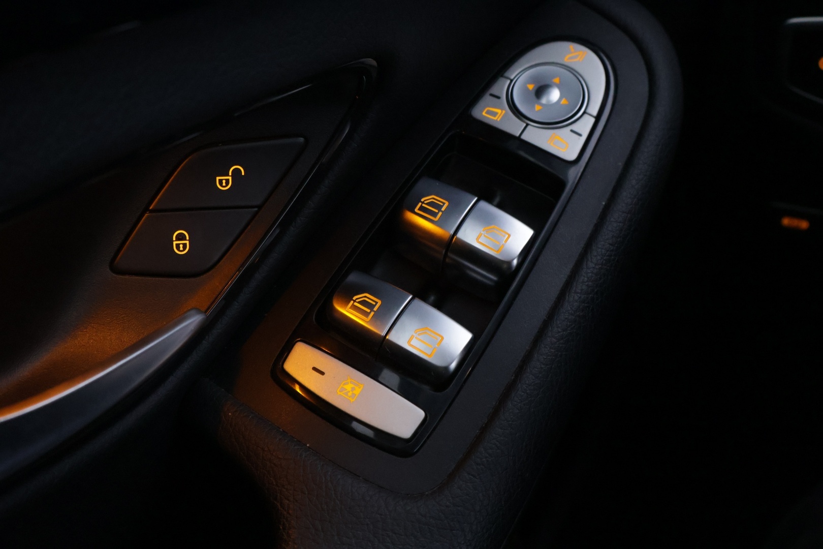 MERCEDES-BENZ C 2020