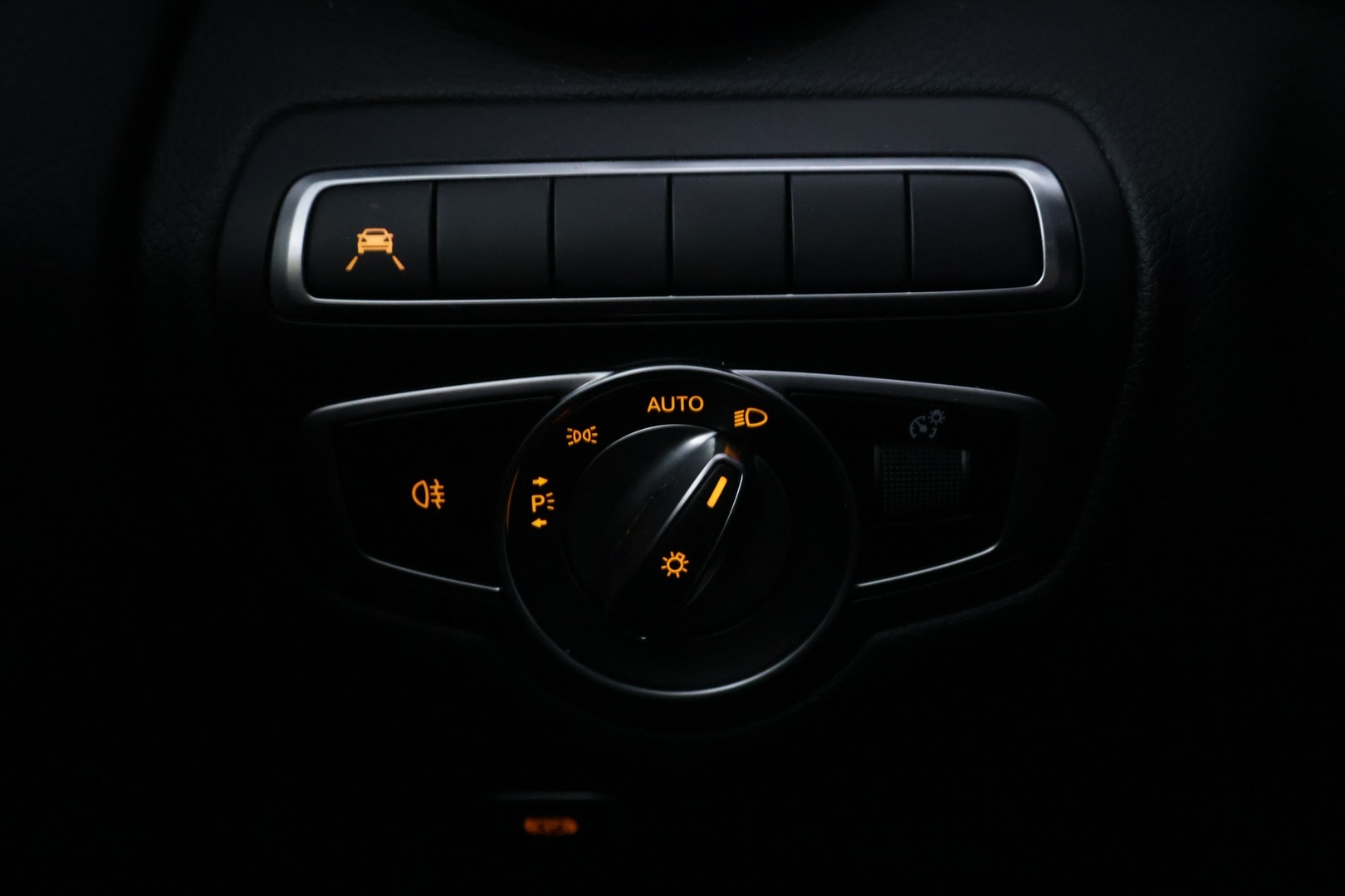 MERCEDES-BENZ C 2020