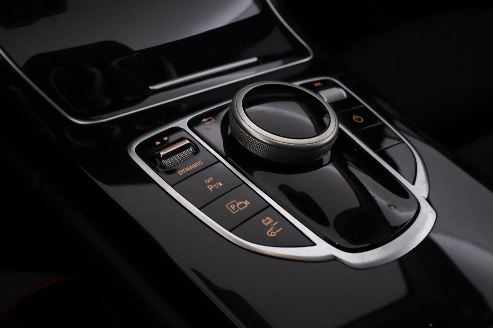 MERCEDES-BENZ C 2020