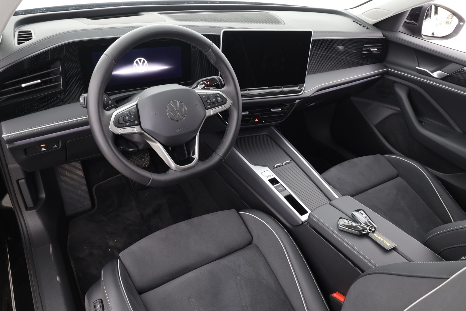 VOLKSWAGEN PASSAT 2025