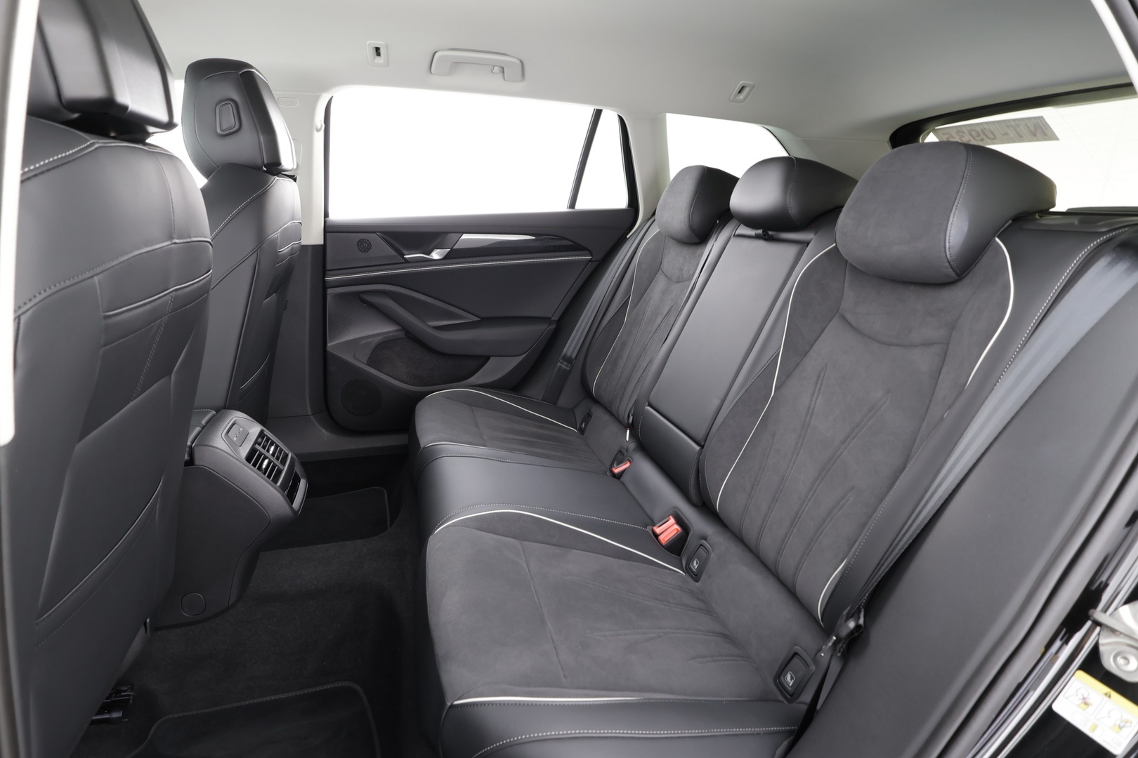 VOLKSWAGEN PASSAT 2025