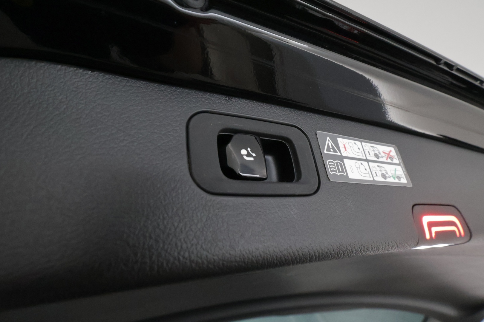 MERCEDES-BENZ C 2022