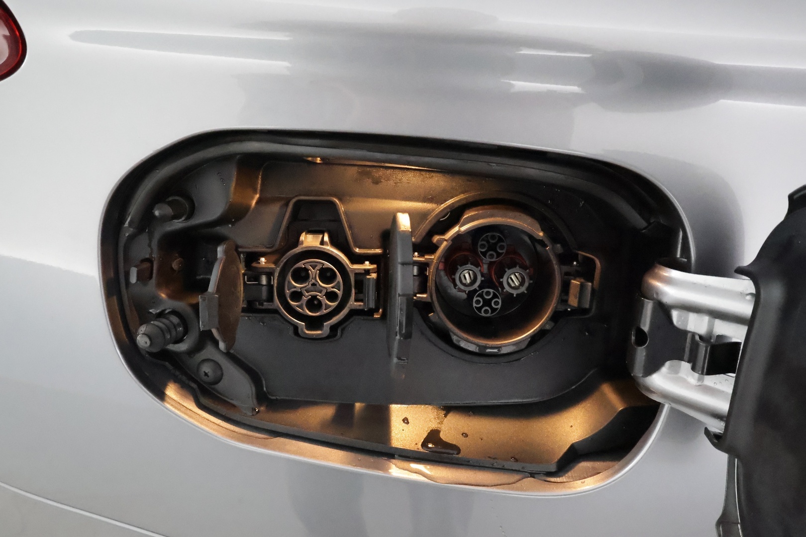 MITSUBISHI OUTLANDER PHEV 2020