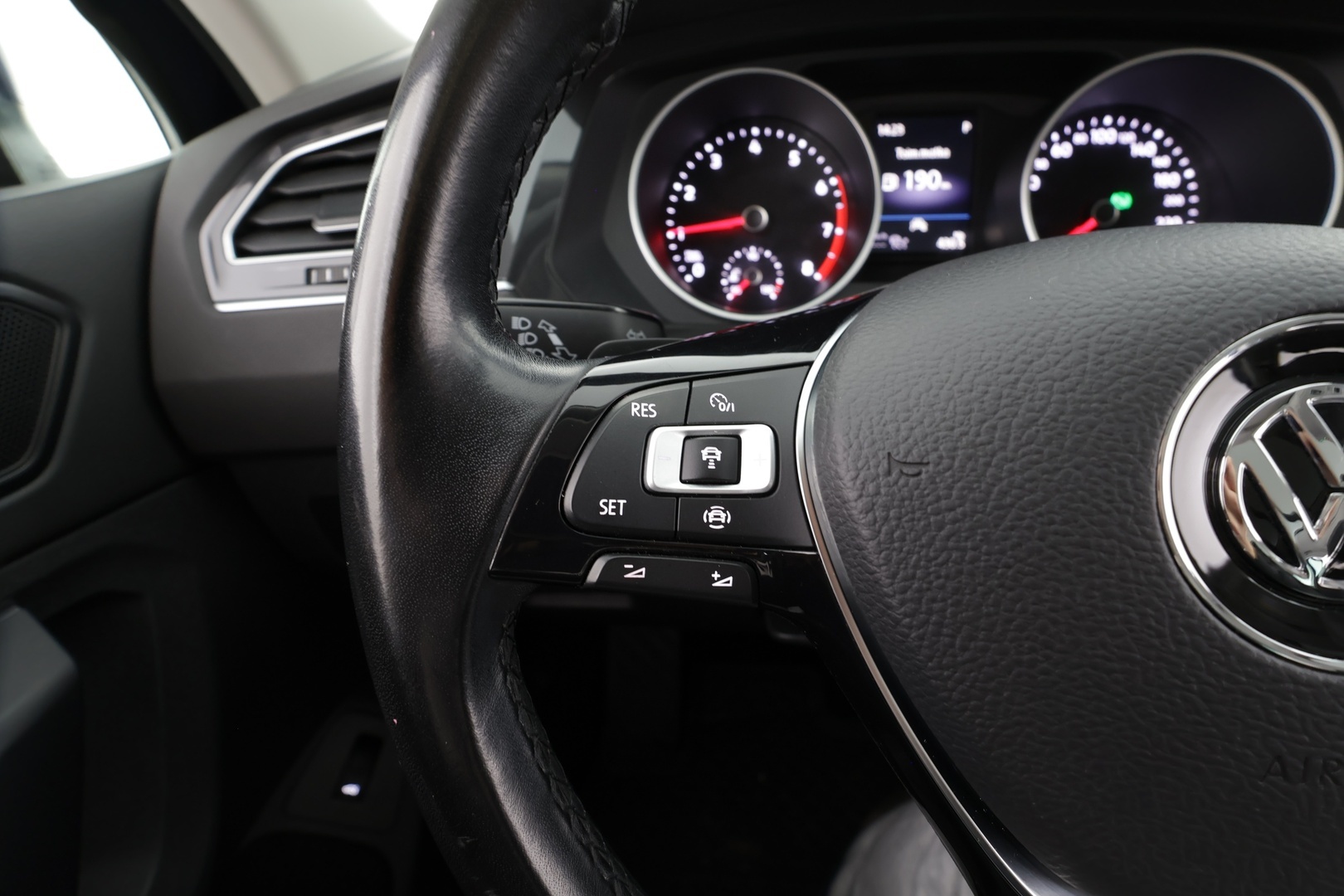 VOLKSWAGEN TIGUAN 2020