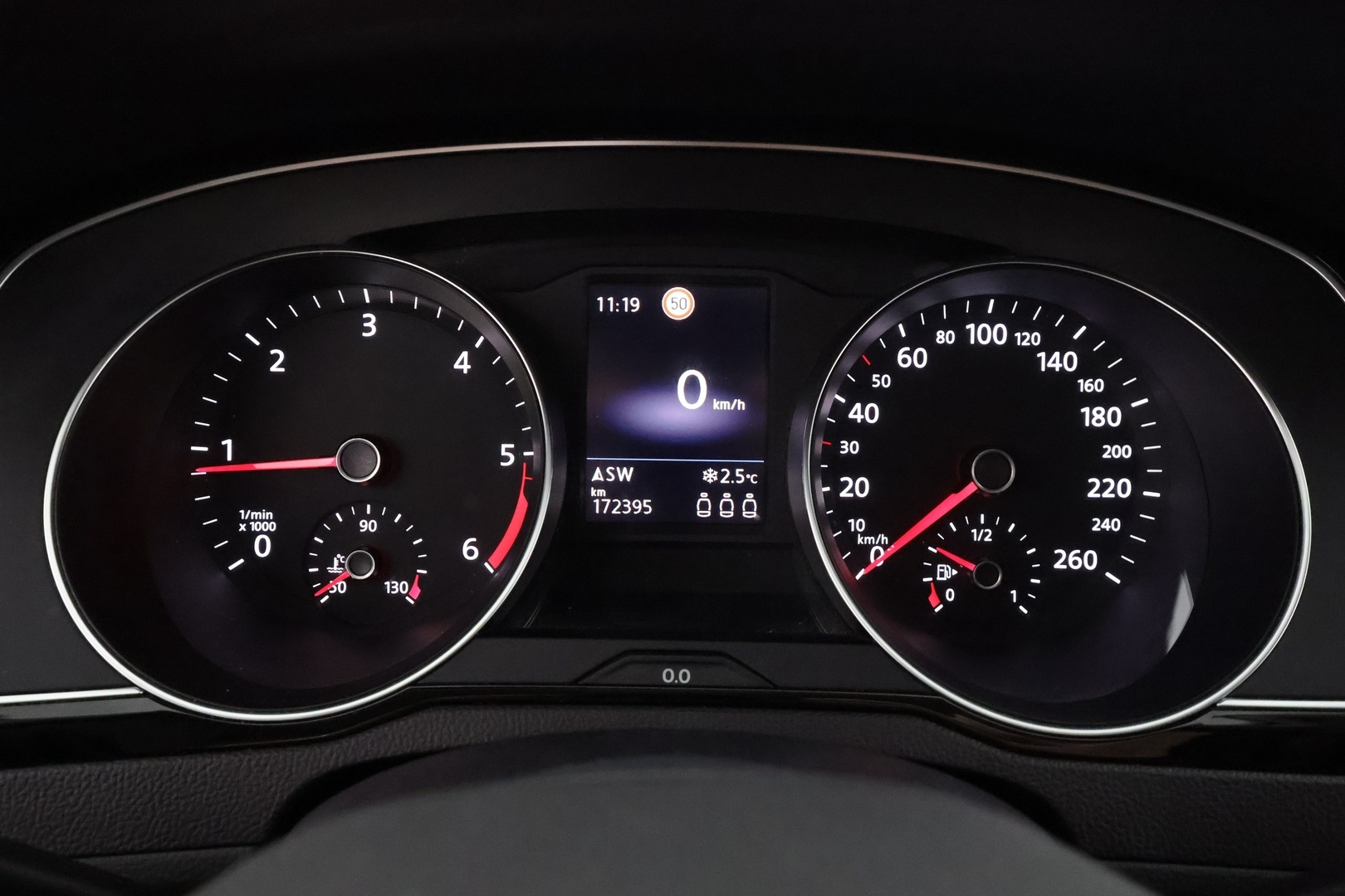 VOLKSWAGEN PASSAT 2023