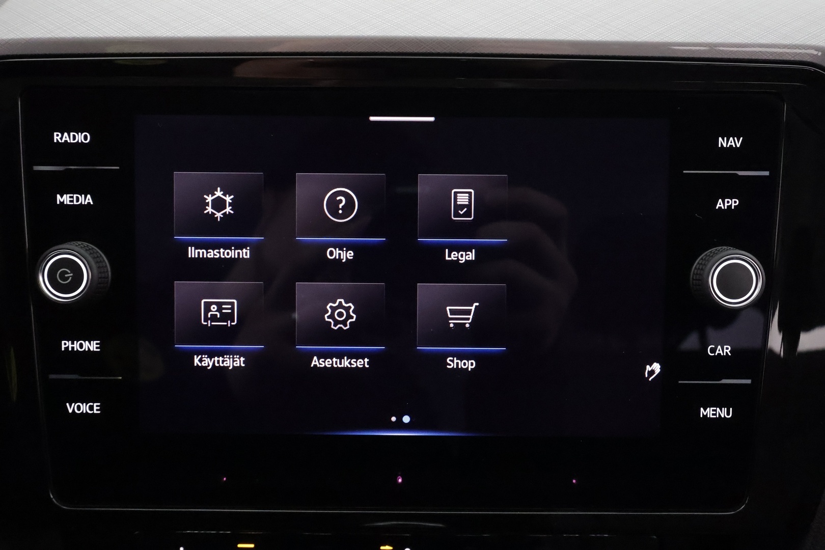 VOLKSWAGEN PASSAT 2023