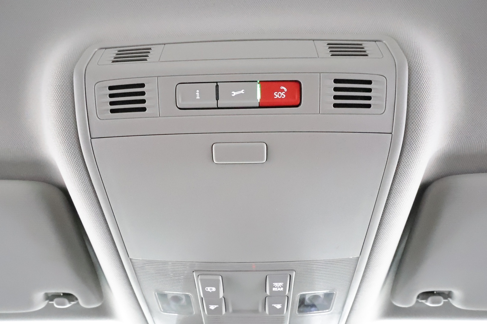 VOLKSWAGEN PASSAT 2023