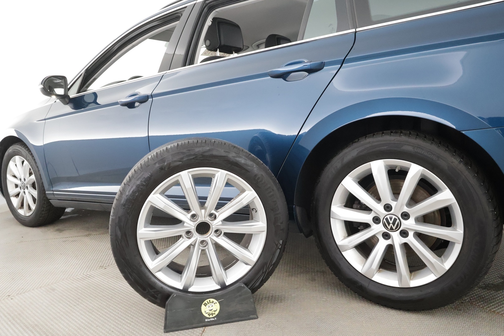 VOLKSWAGEN PASSAT 2023