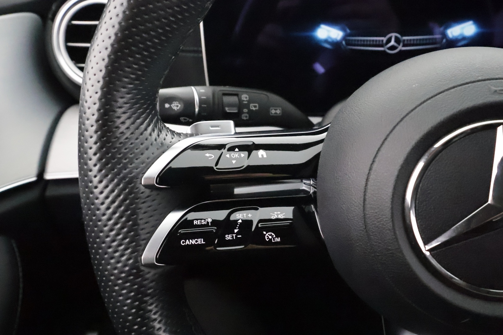 MERCEDES-BENZ E 2023