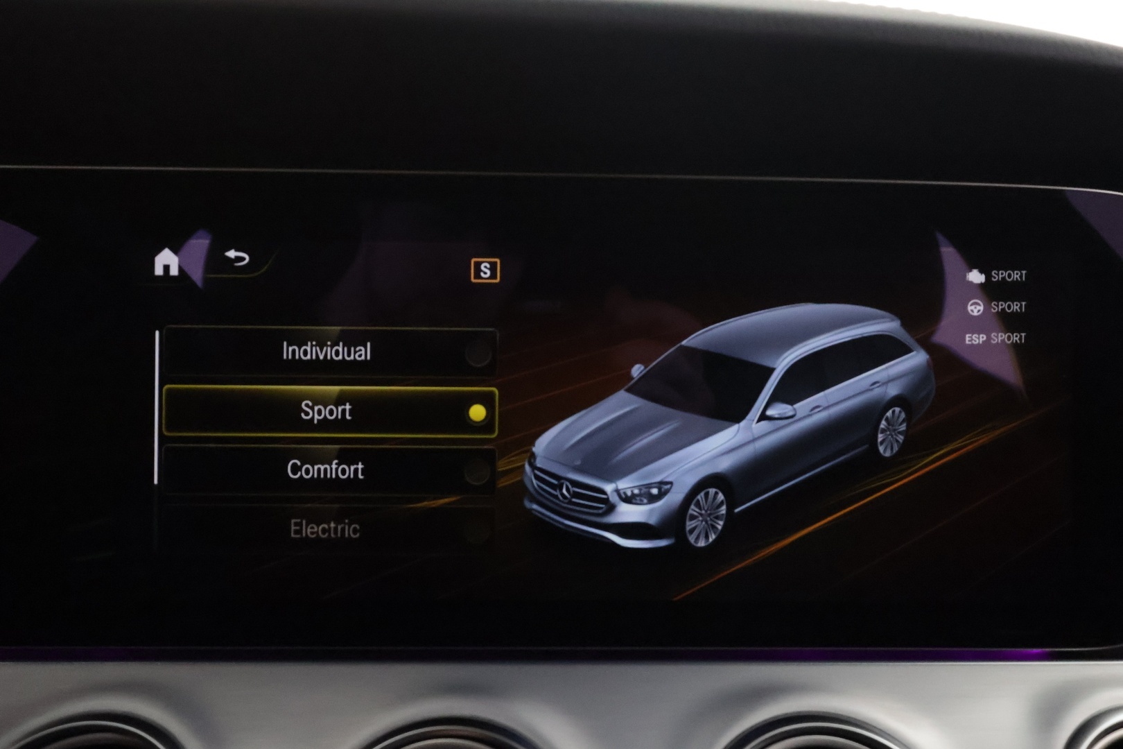 MERCEDES-BENZ E 2023